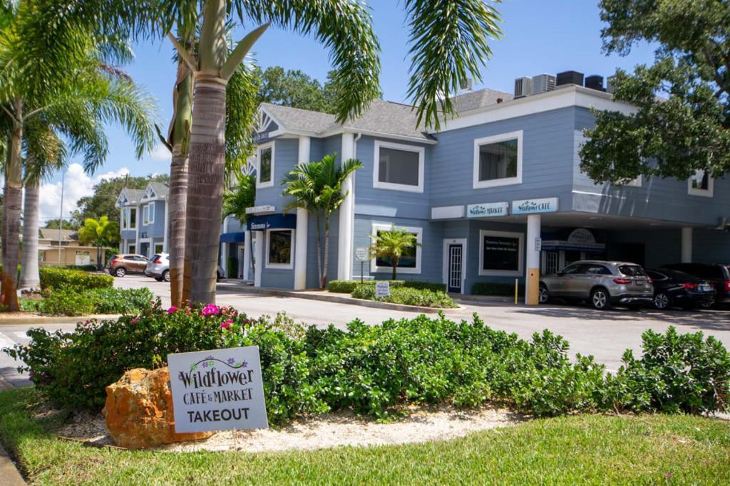 Located By The Beach 1 Bedroom With Parking And Pool Clearwater Eksteriør billede