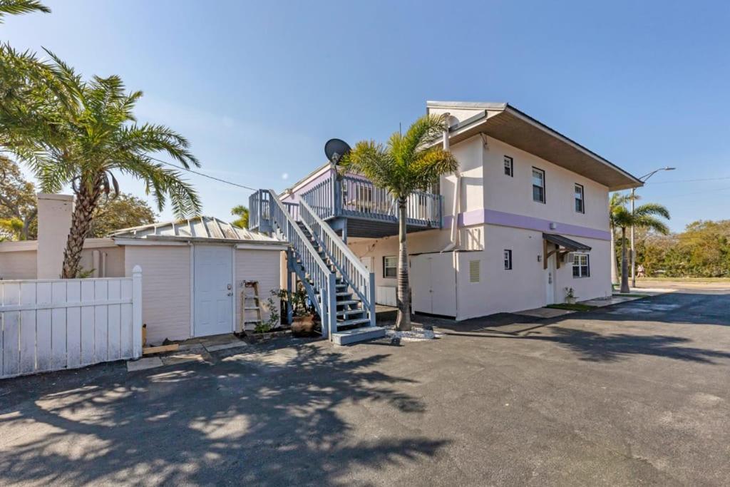 Located By The Beach 1 Bedroom With Parking And Pool Clearwater Eksteriør billede