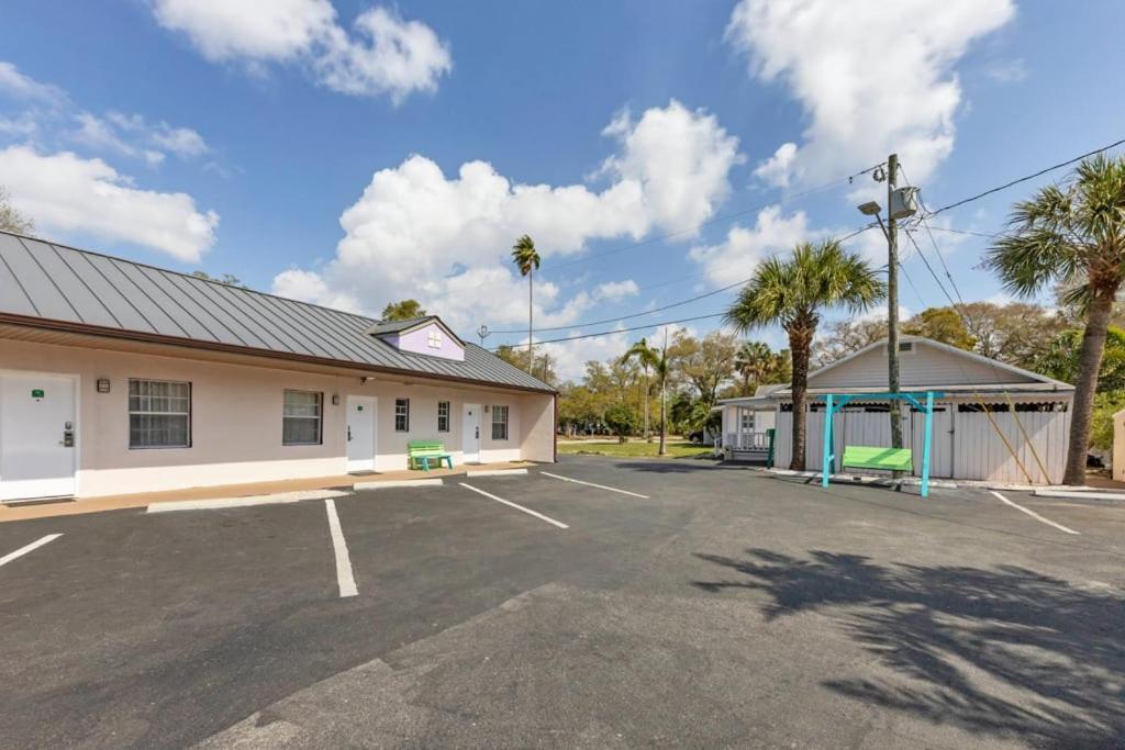Located By The Beach 1 Bedroom With Parking And Pool Clearwater Eksteriør billede